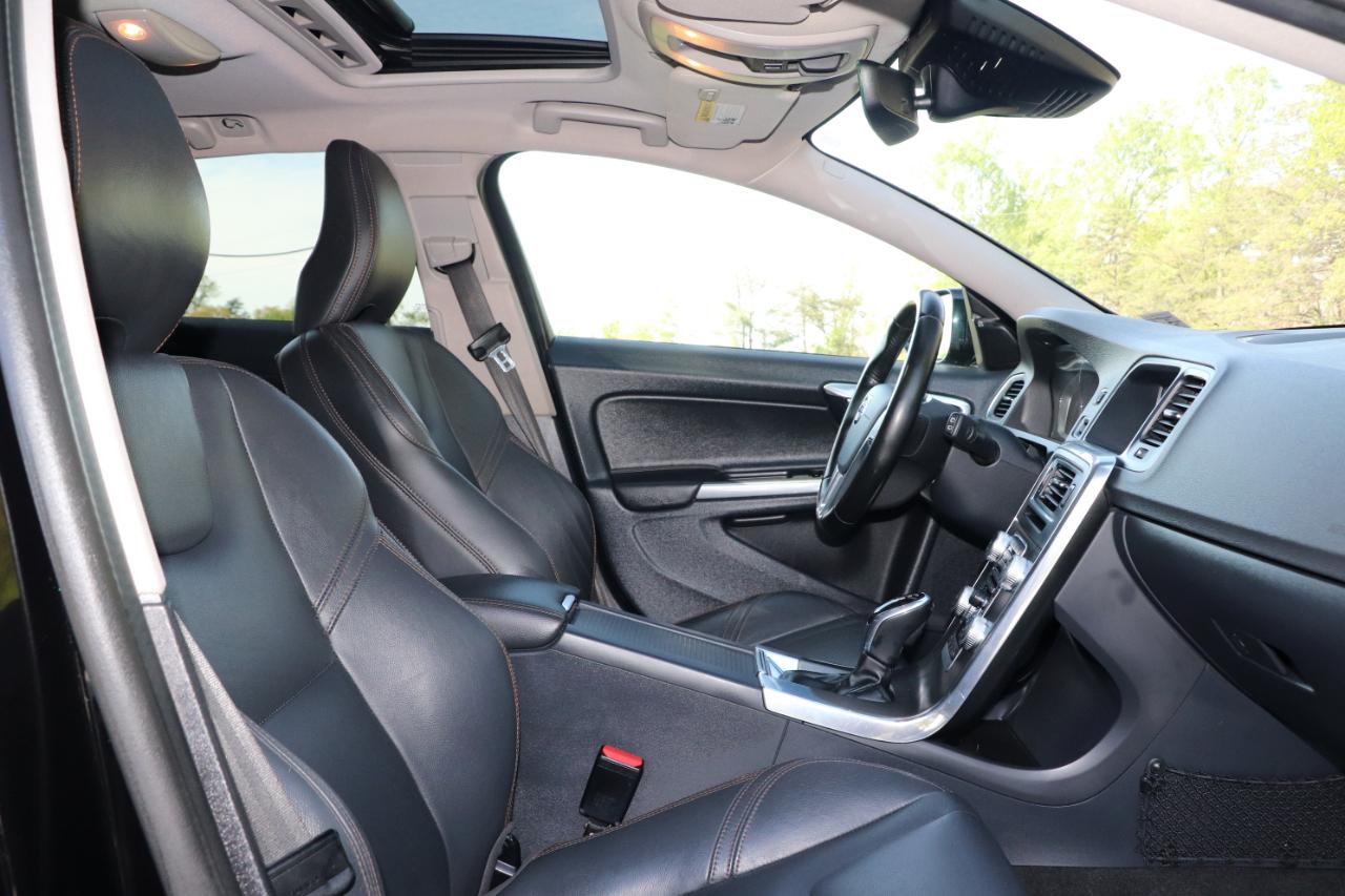 Volvo V60 Cross Country 4dr Wgn T5 Platinum AWD 2016