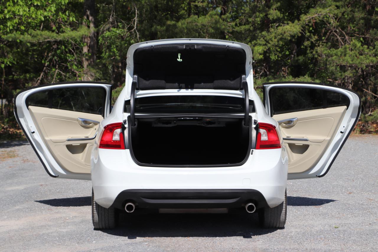 Volvo S60 4dr Sdn T5 Premier FWD 2013