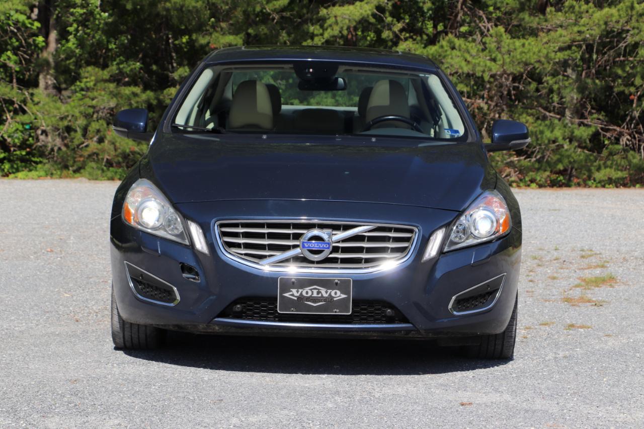 Volvo S60 4dr Sdn T5 Platinum AWD 2013