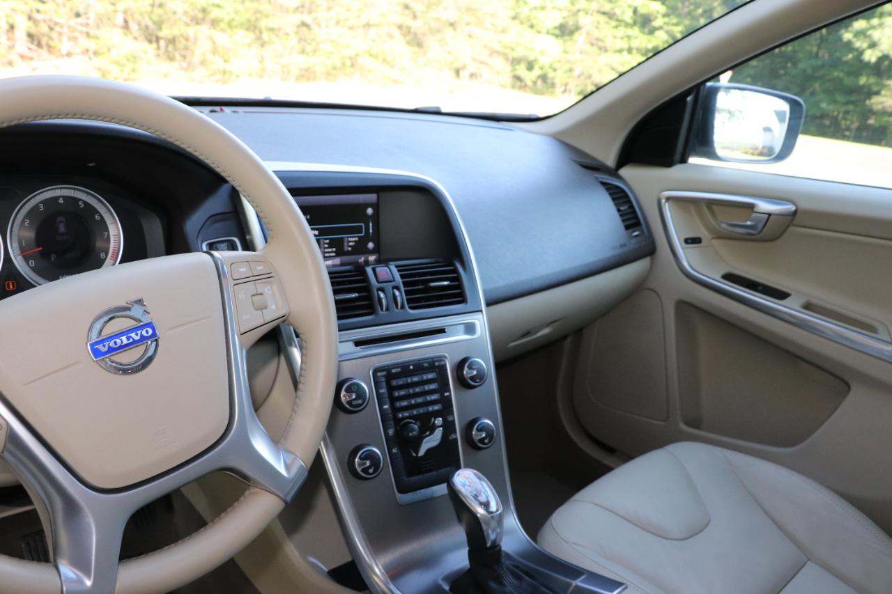 Volvo XC60 4dr 3.2L Premier 2013