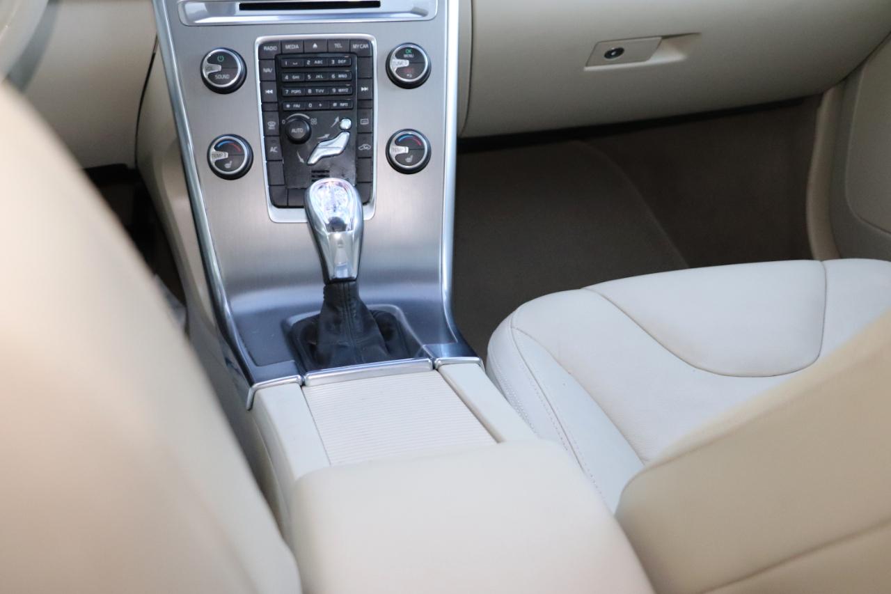 Volvo XC60 4dr 3.2L Premier 2013
