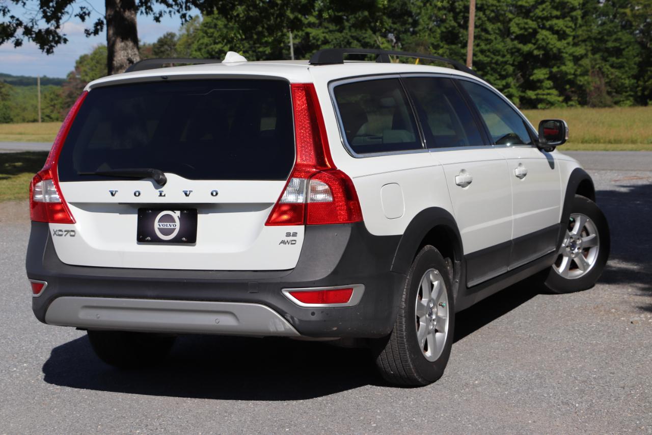 Volvo XC70  2010