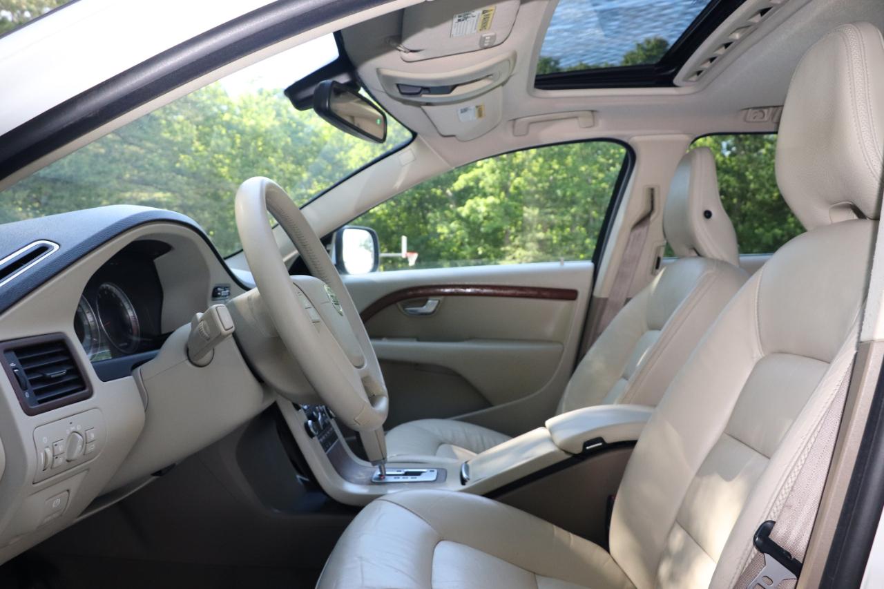Volvo XC70  2010