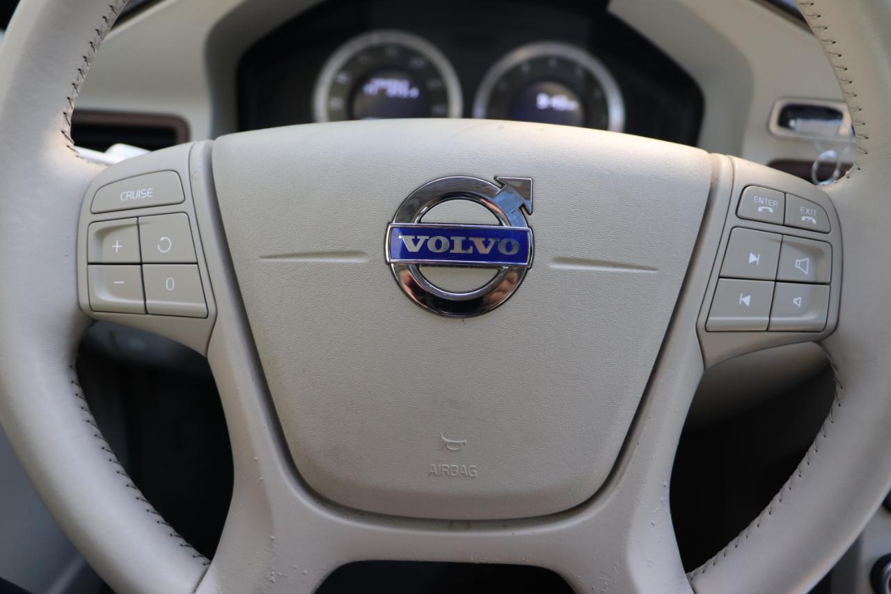 Volvo XC70  2010