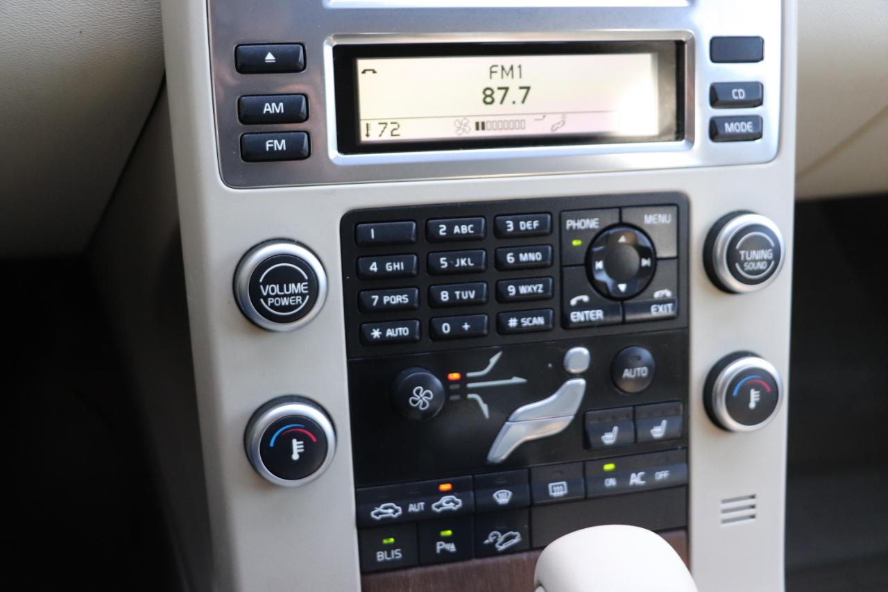 Volvo XC70  2010