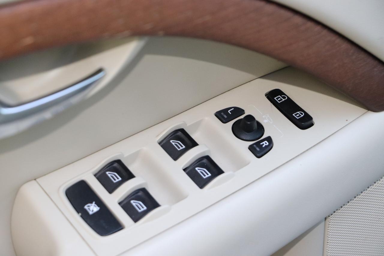 Volvo XC70  2010