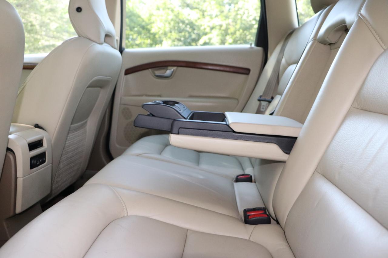 Volvo XC70  2010