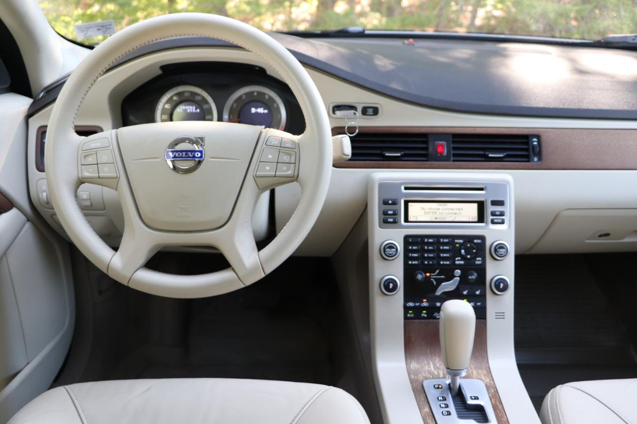 Volvo XC70  2010