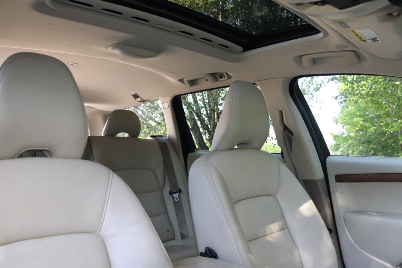Volvo XC70  2010