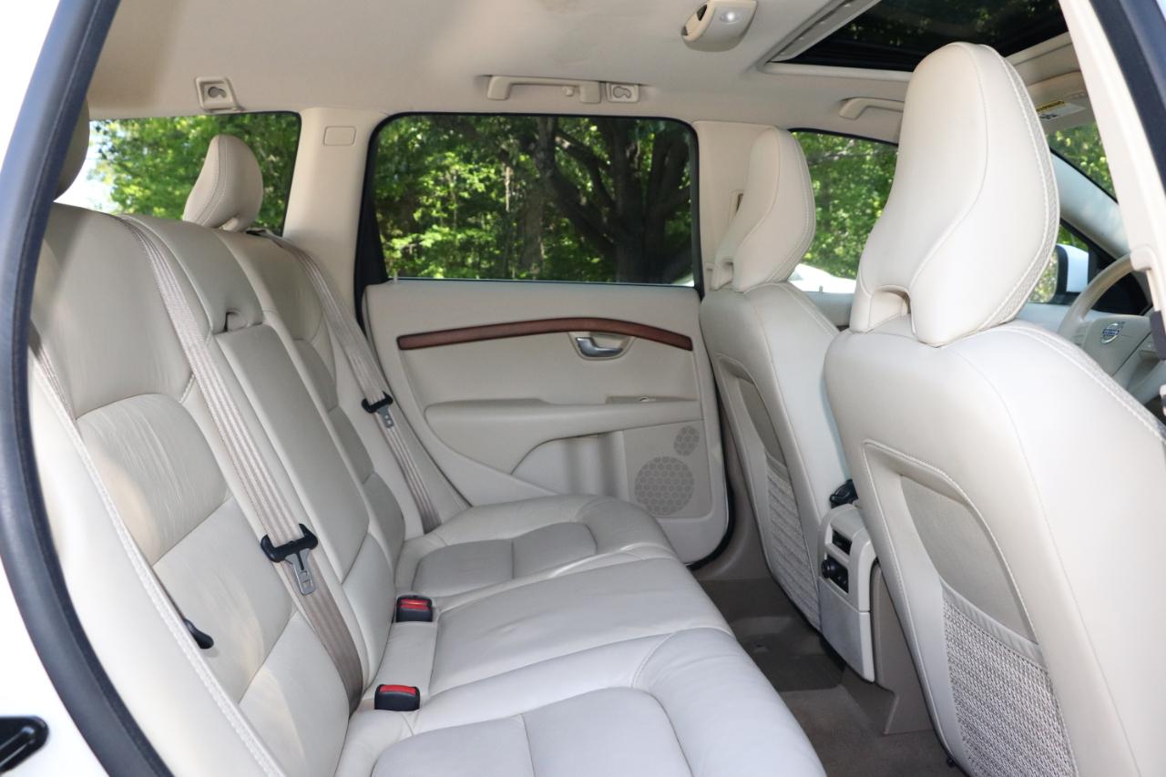 Volvo XC70  2010
