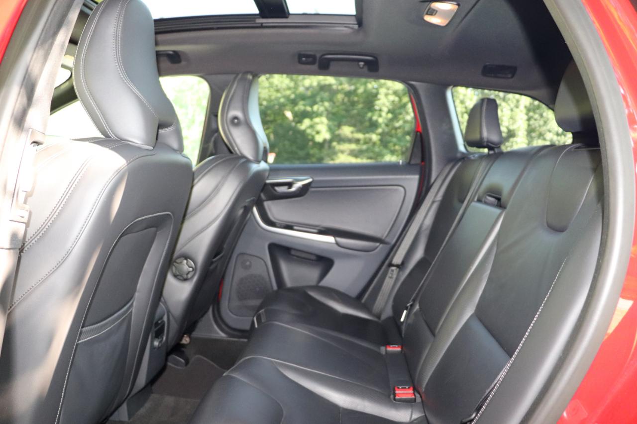 Volvo XC60 AWD 4dr T6 R-Design Platinum 2015