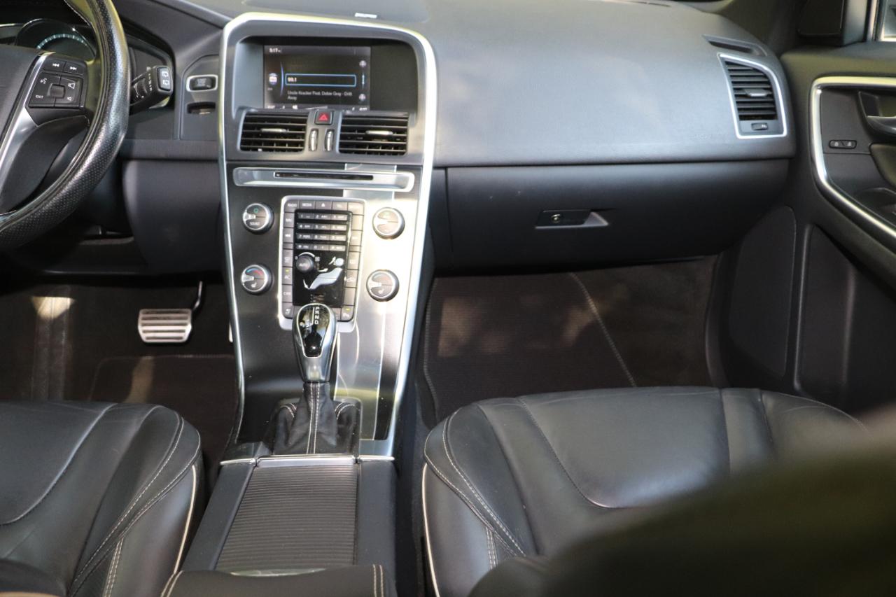 Volvo XC60 AWD 4dr T6 R-Design Platinum 2015