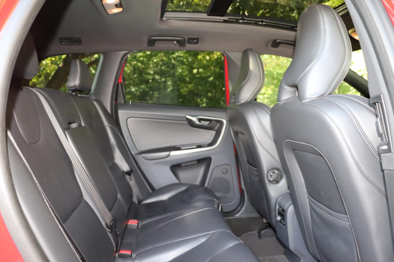 Volvo XC60 AWD 4dr T6 R-Design Platinum 2015