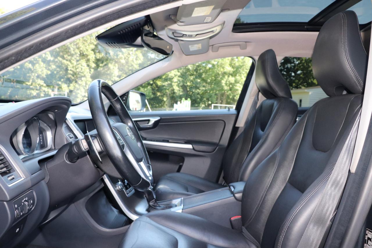 Volvo XC60 2015.5 AWD 4dr T6 Platinum 2015