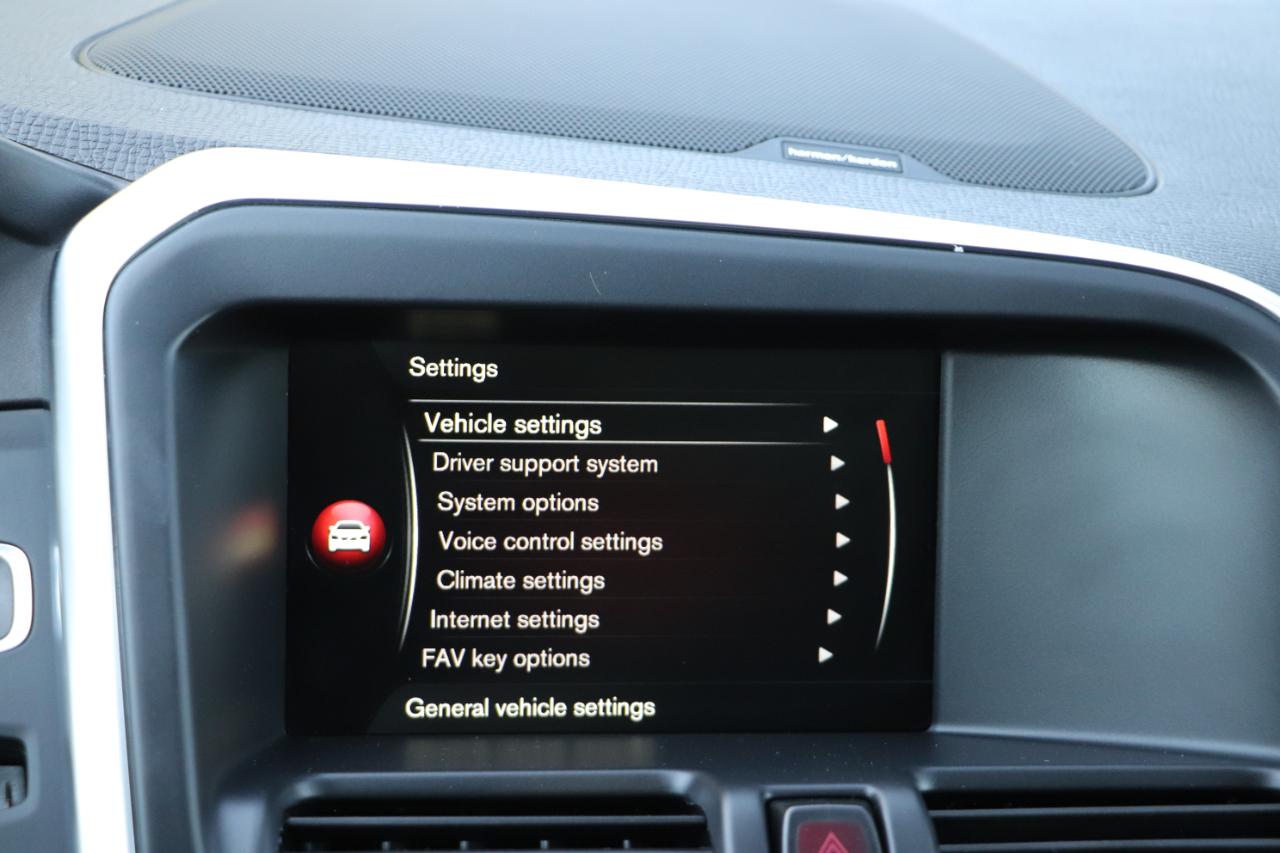 Volvo XC60 2015.5 AWD 4dr T6 Platinum 2015