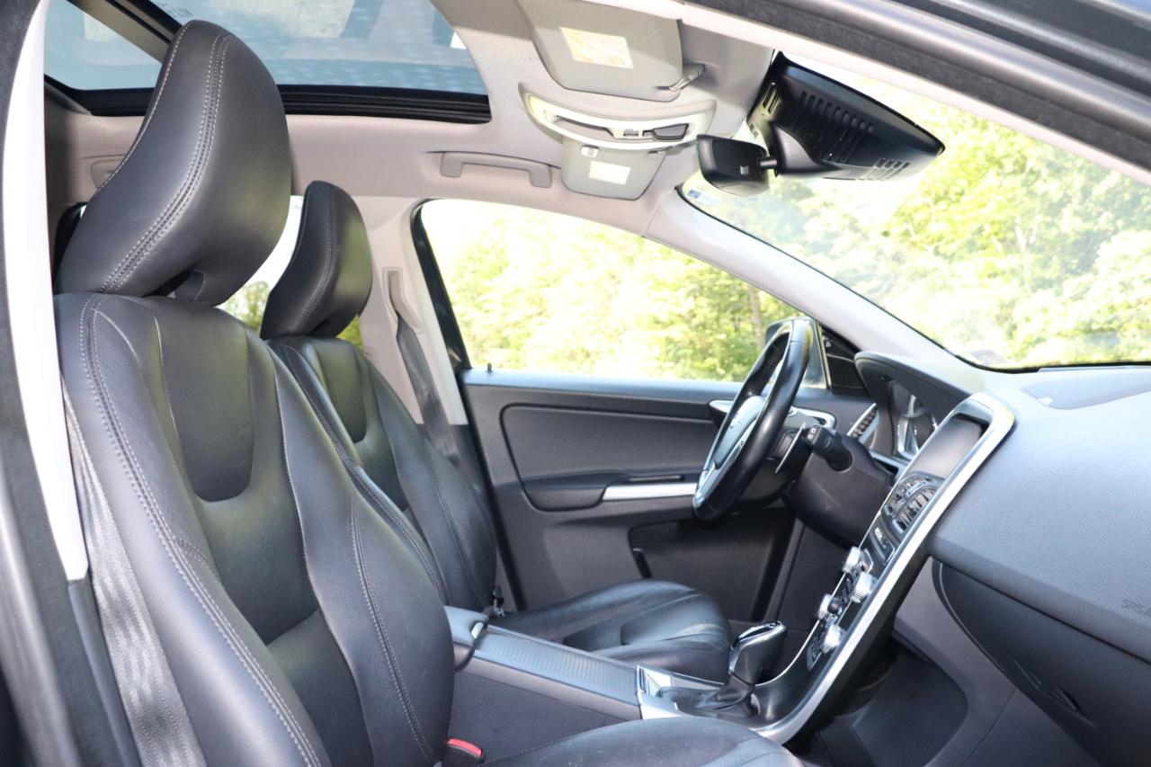 Volvo XC60 2015.5 AWD 4dr T6 Platinum 2015