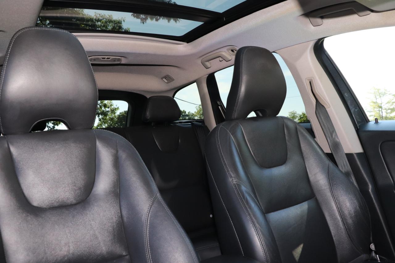 Volvo XC60 2015.5 AWD 4dr T6 Platinum 2015