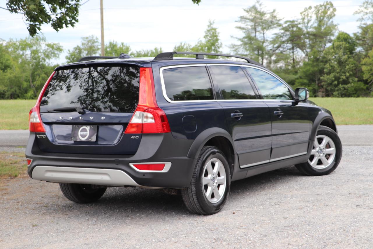 Volvo XC70 4dr Wgn 3.2L PZEV 2012