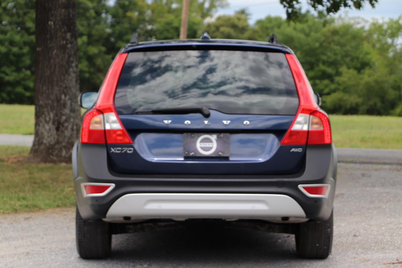 Volvo XC70 4dr Wgn 3.2L PZEV 2012