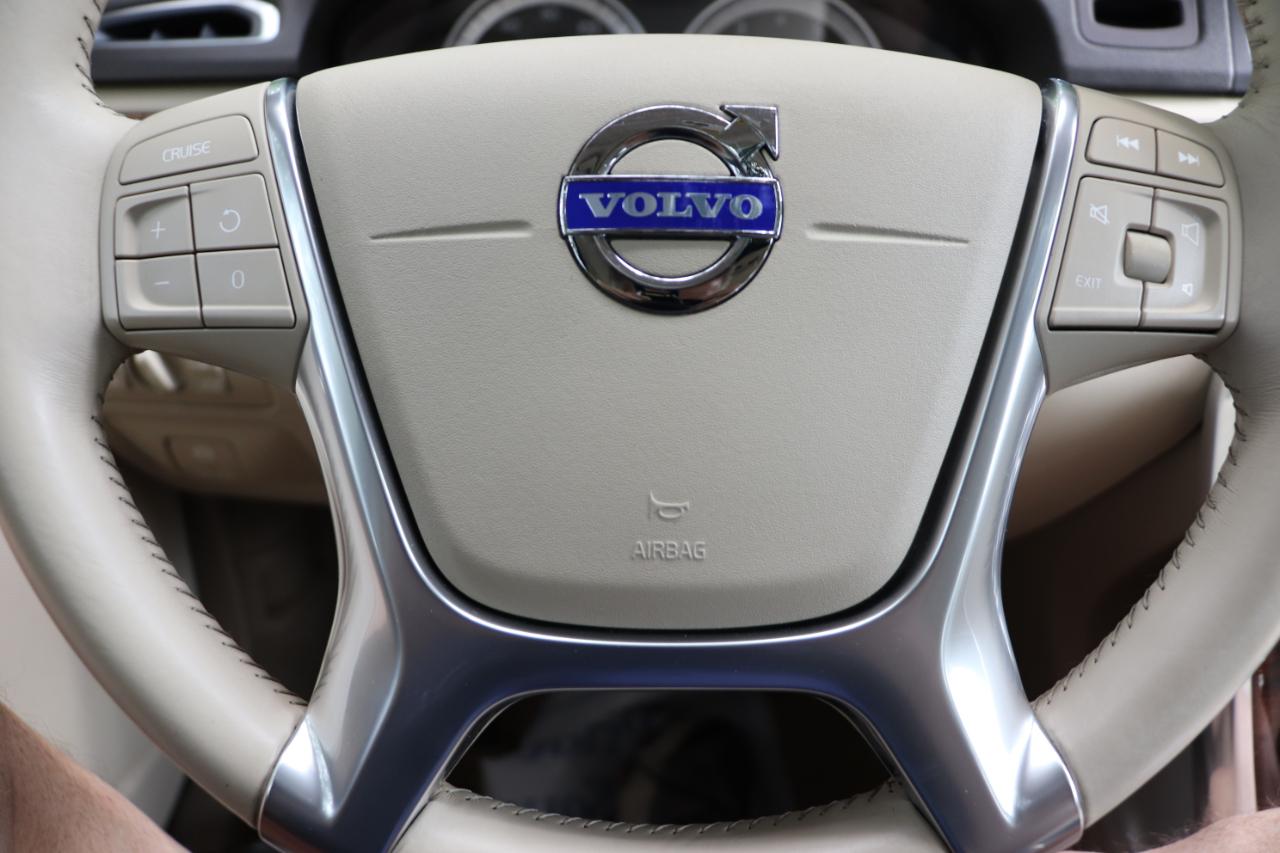 Volvo XC70 4dr Wgn 3.2L PZEV 2012