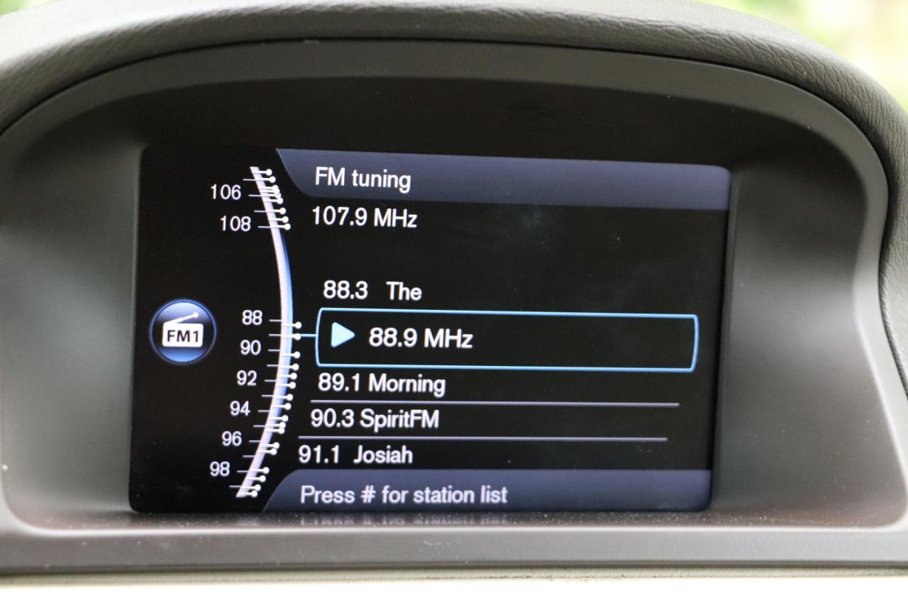 Volvo XC70 4dr Wgn 3.2L PZEV 2012