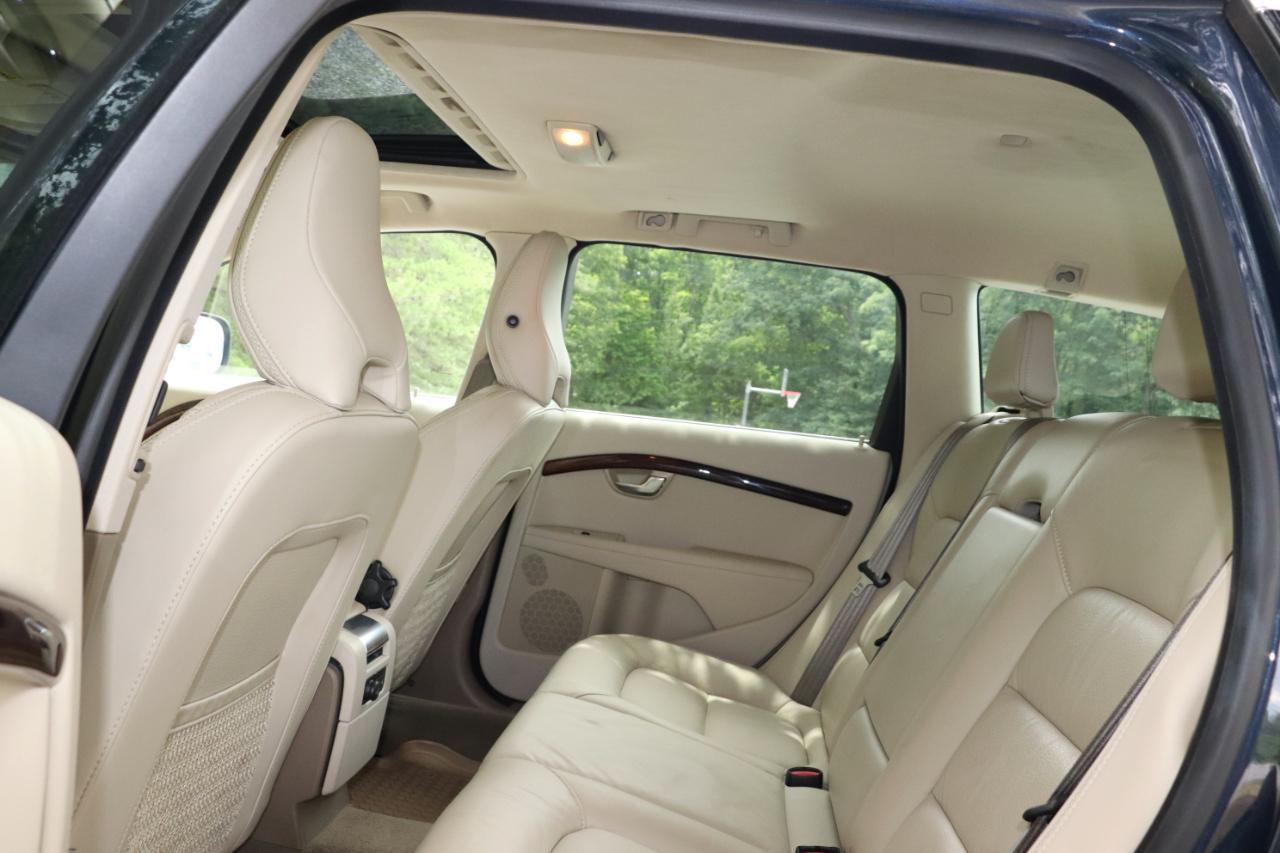 Volvo XC70 4dr Wgn 3.2L PZEV 2012