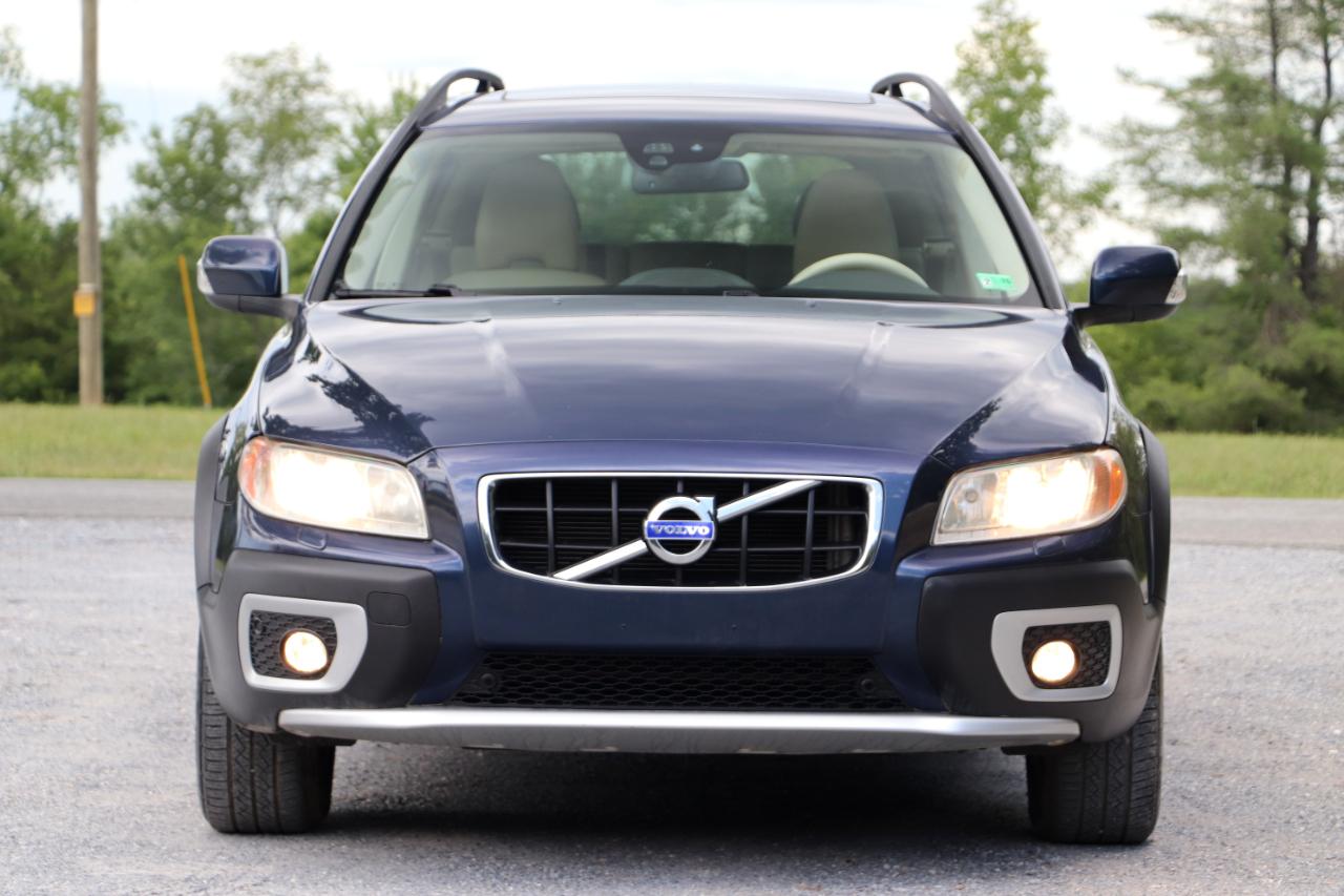 Volvo XC70 4dr Wgn 3.2L PZEV 2012