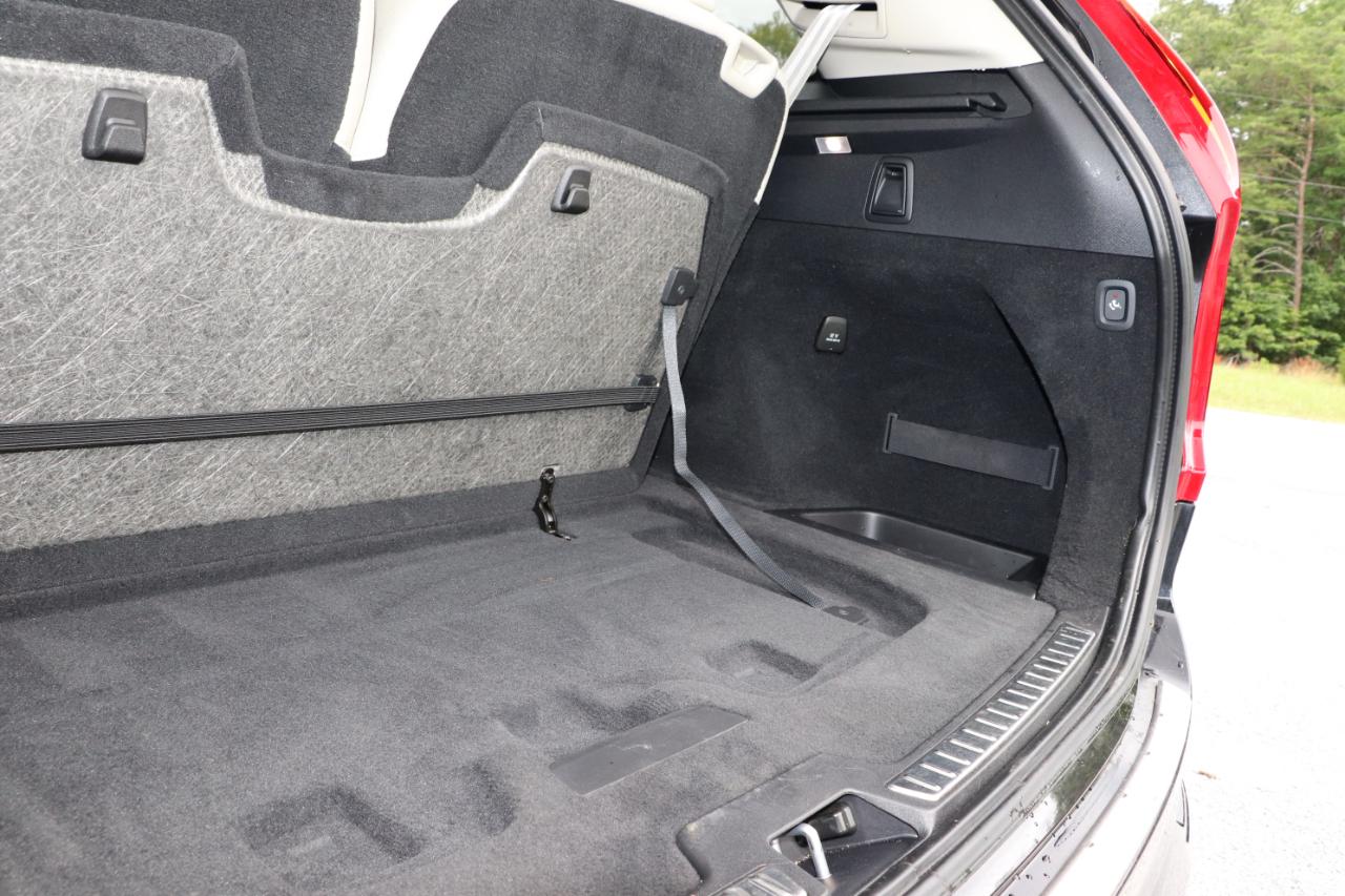 Volvo XC90 T6 AWD Momentum 6P 2022