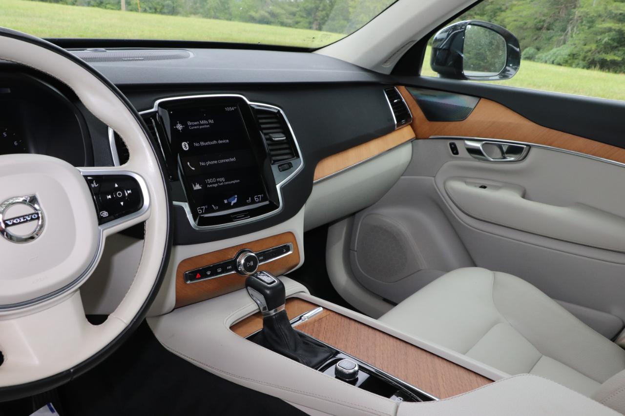 Volvo XC90 T6 AWD Momentum 6P 2022