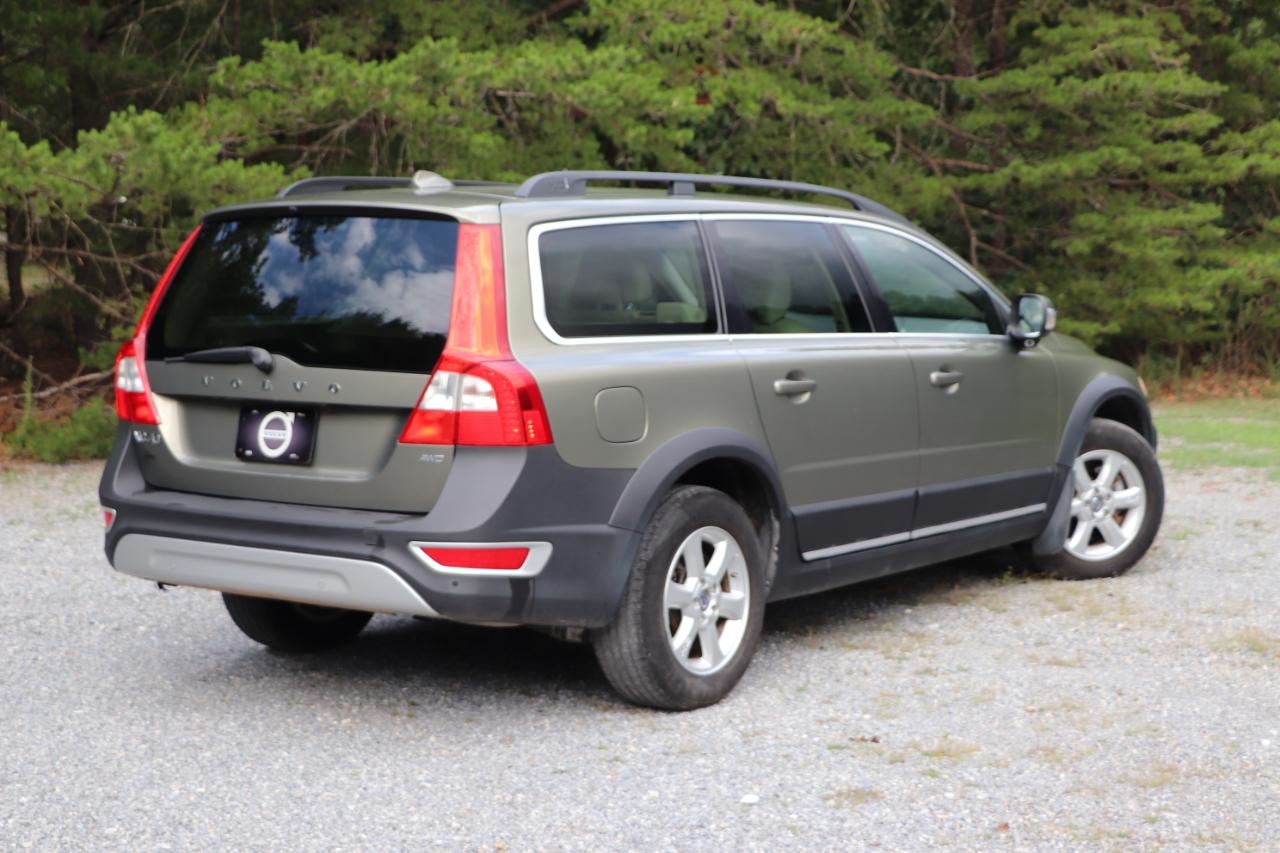 Volvo XC70 4dr Wgn 3.2L AWD 2011
