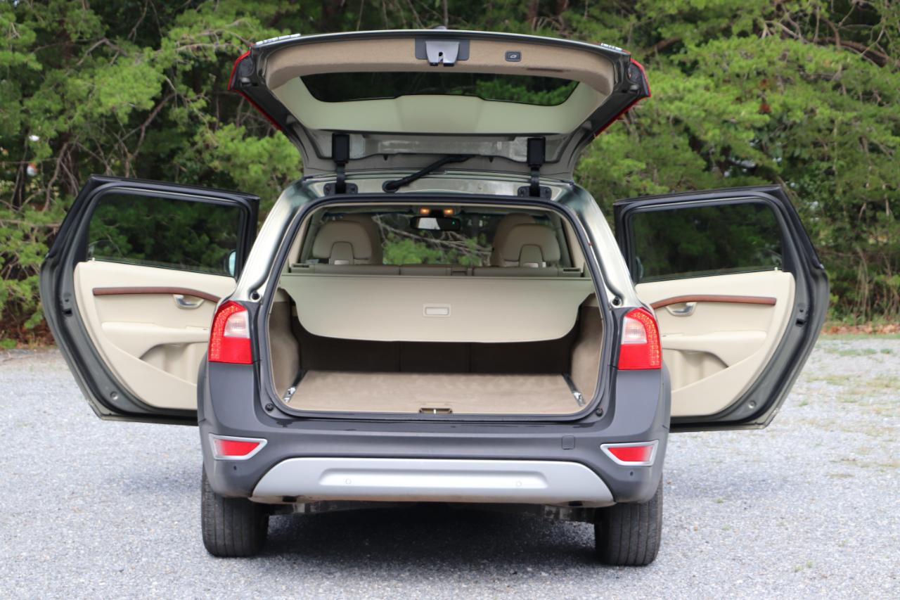 Volvo XC70 4dr Wgn 3.2L AWD 2011