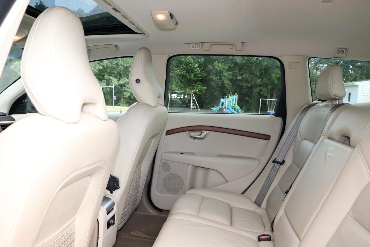 Volvo XC70 4dr Wgn 3.2L AWD 2011