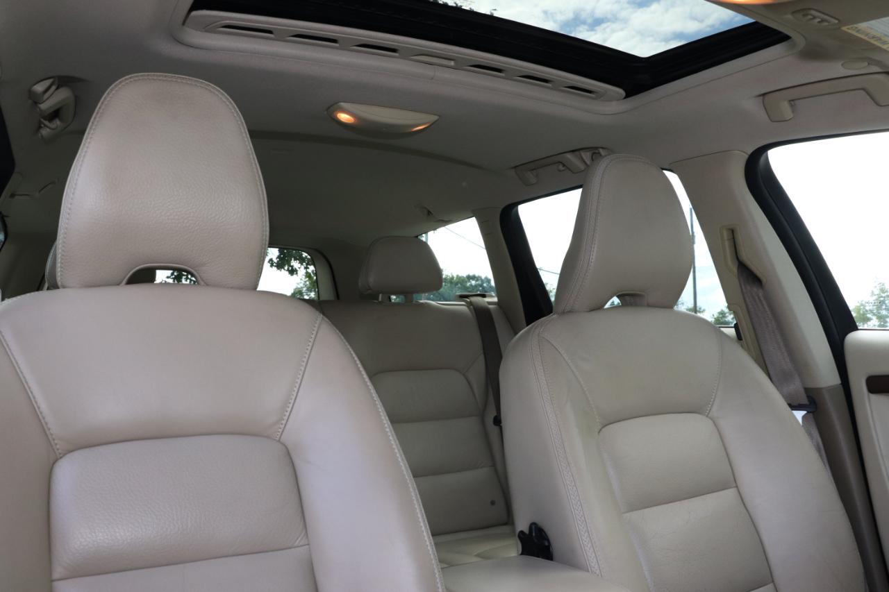 Volvo XC70 4dr Wgn 3.2L AWD 2011