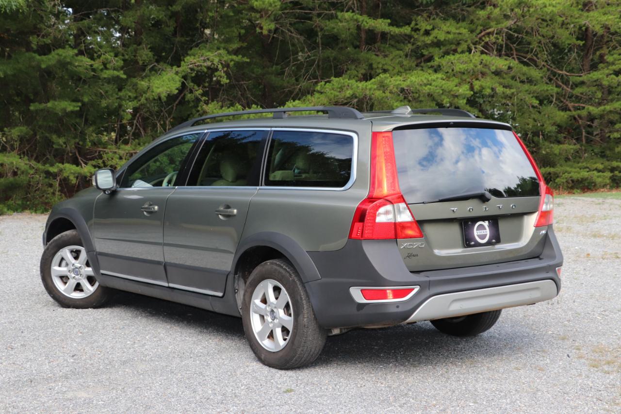 Volvo XC70 4dr Wgn 3.2L AWD 2011