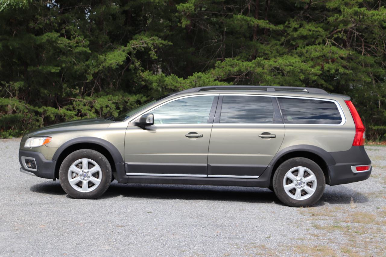 Volvo XC70 4dr Wgn 3.2L AWD 2011