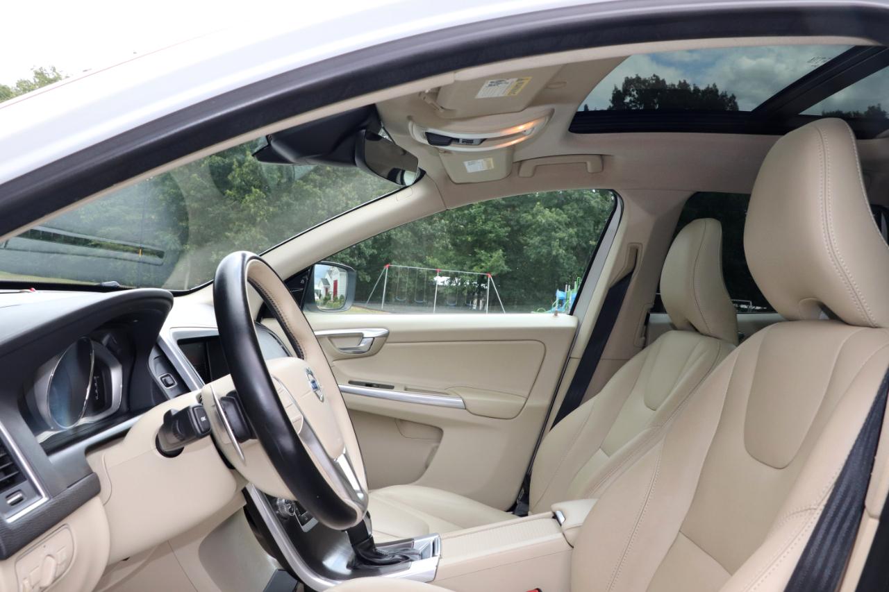 Volvo XC60 2015.5 AWD 4dr T6 2015
