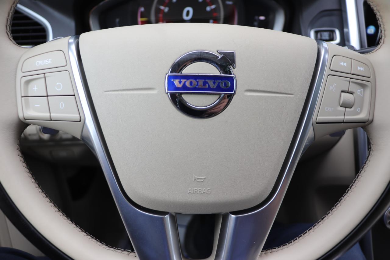Volvo XC60 2015.5 AWD 4dr T6 2015
