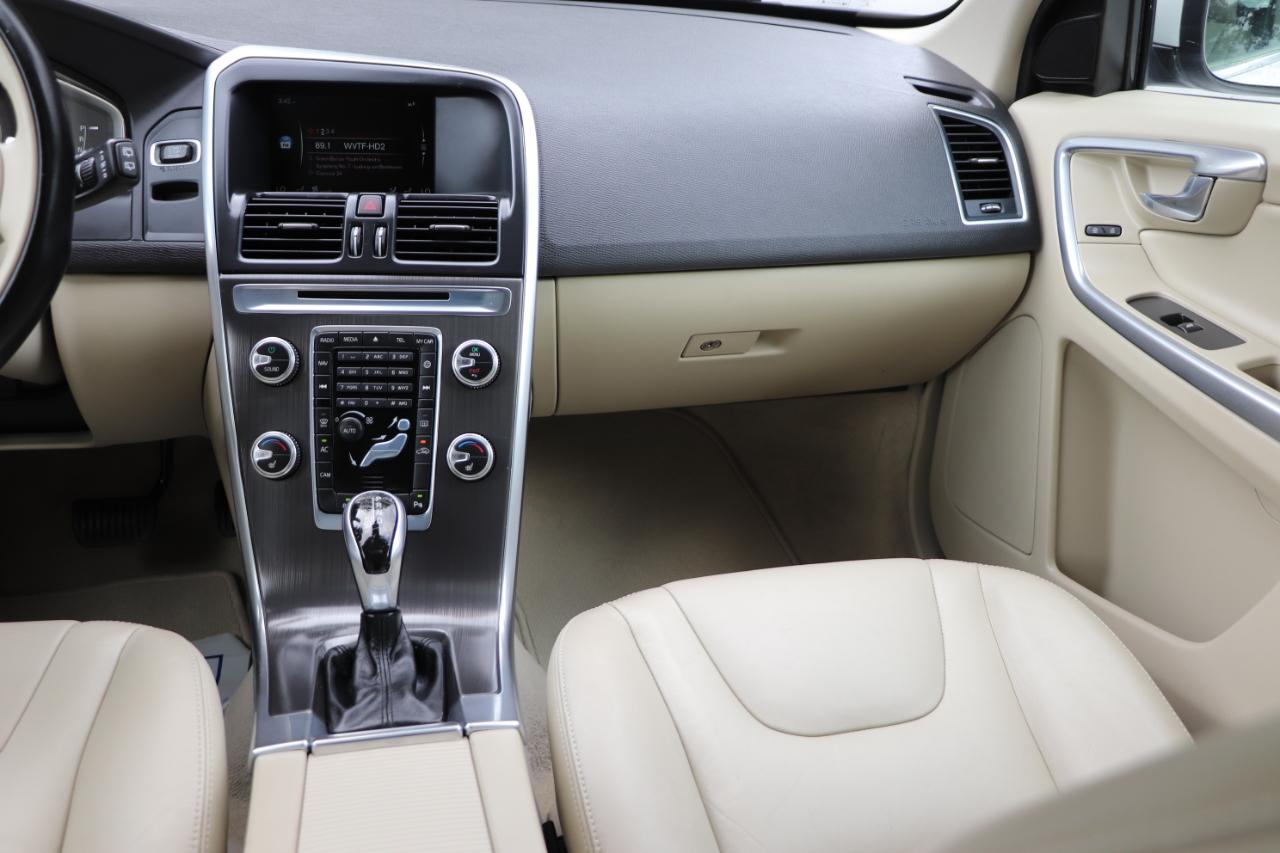Volvo XC60 2015.5 AWD 4dr T6 2015
