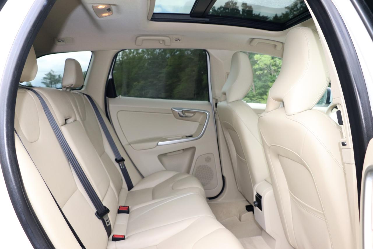 Volvo XC60 2015.5 AWD 4dr T6 2015