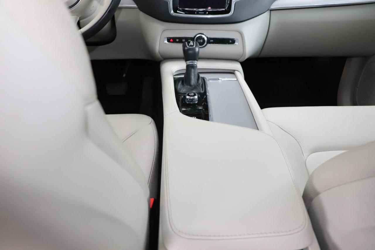Volvo XC90 T5 FWD Momentum 7 Passenger 2022