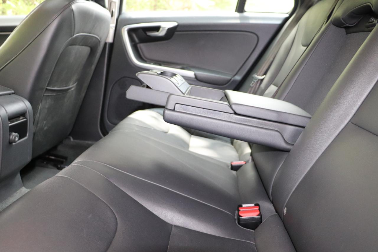 Volvo V60 4dr Wgn T5 Premier AWD 2016