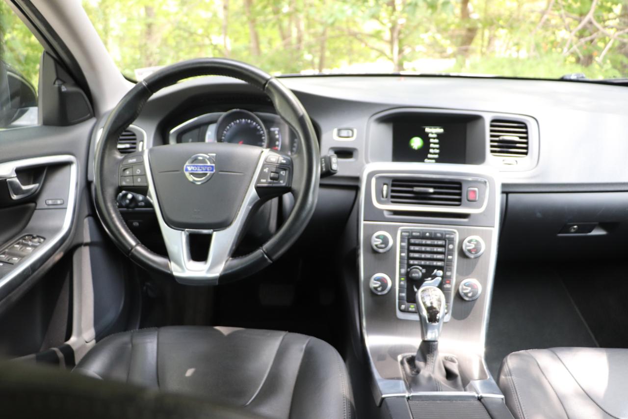 Volvo V60 4dr Wgn T5 Premier AWD 2016