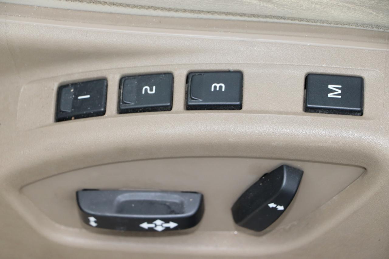 Volvo S80 4dr Sdn 3.2L PZEV 2012