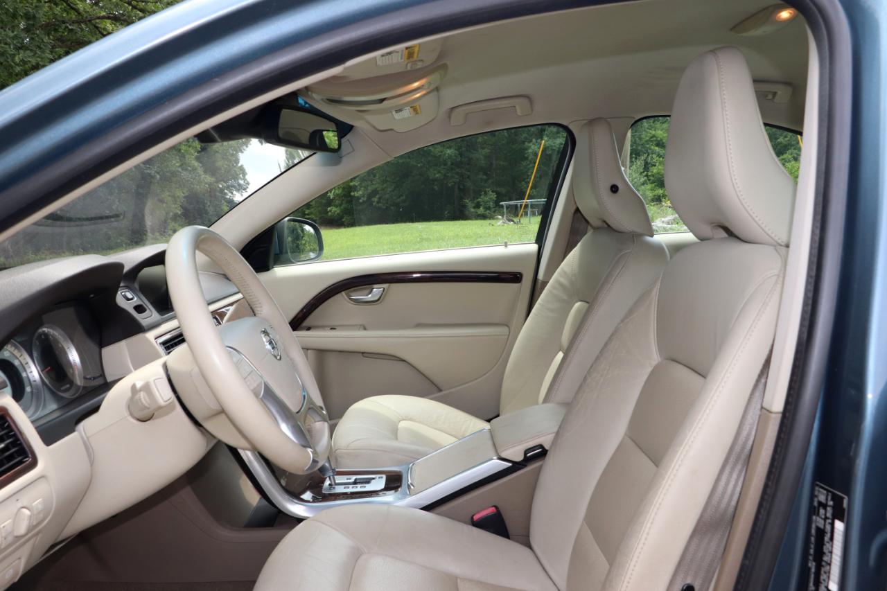 Volvo S80 4dr Sdn 3.2L PZEV 2012