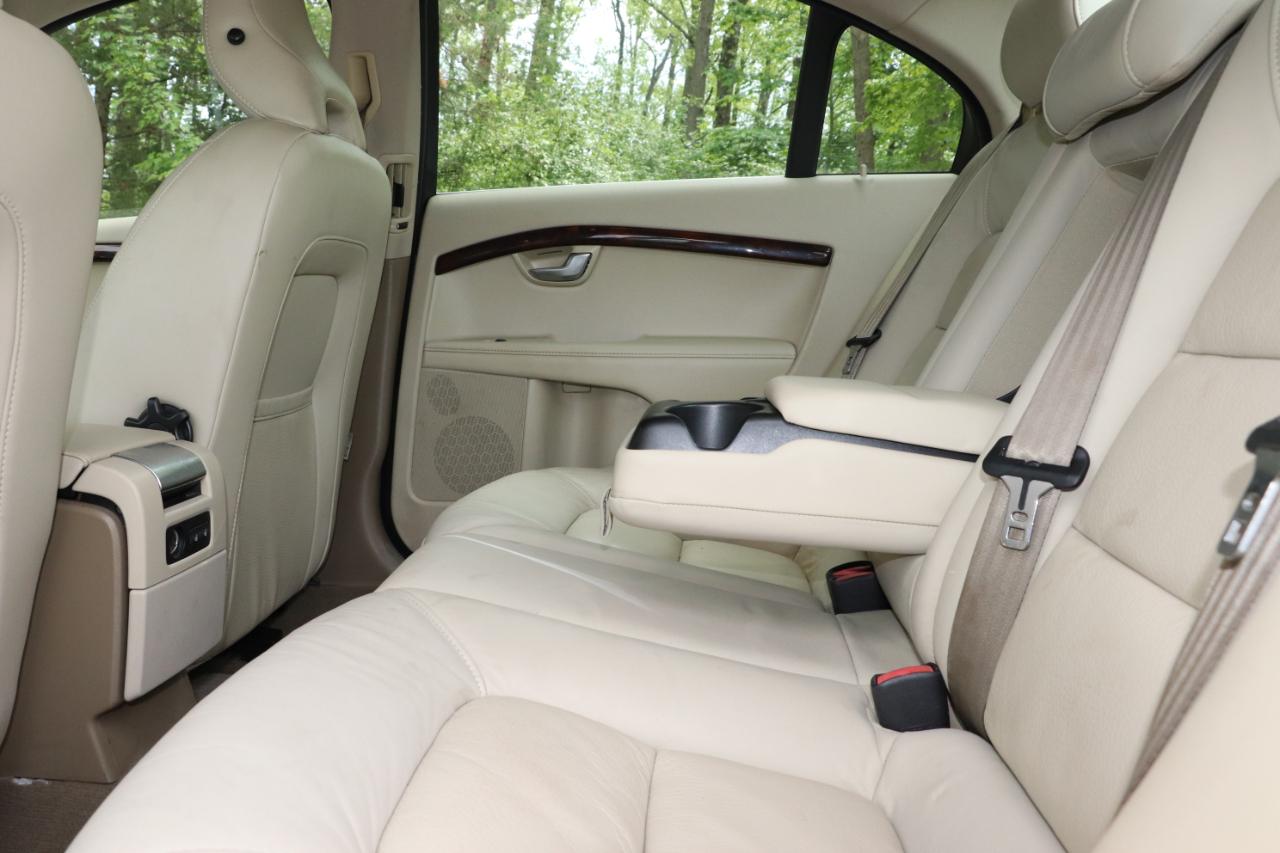 Volvo S80 4dr Sdn 3.2L PZEV 2012