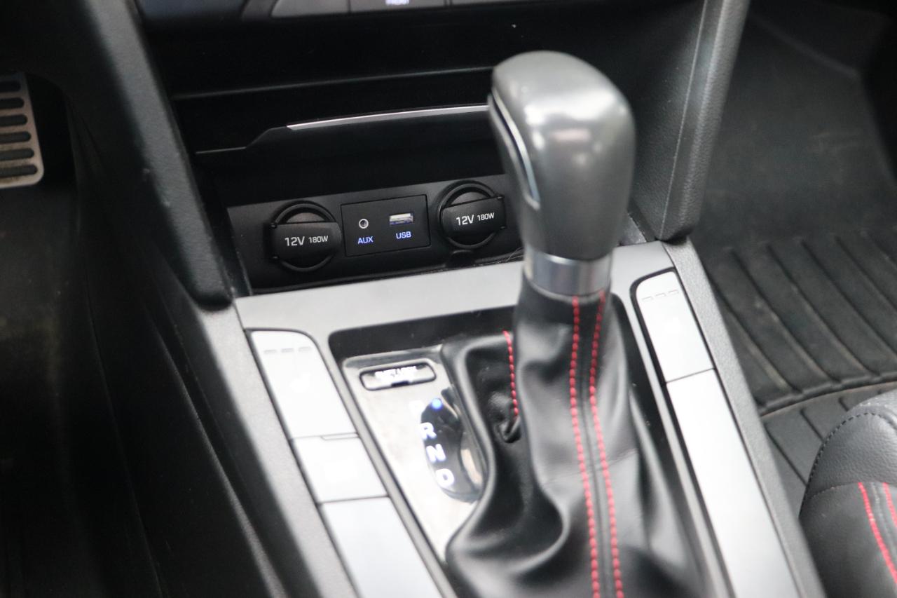 Hyundai Elantra  2018