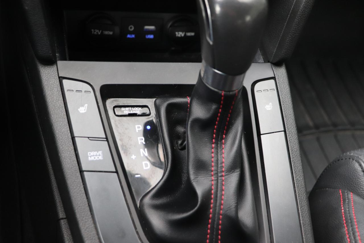 Hyundai Elantra  2018