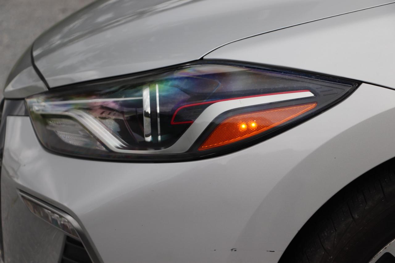 Hyundai Elantra  2018