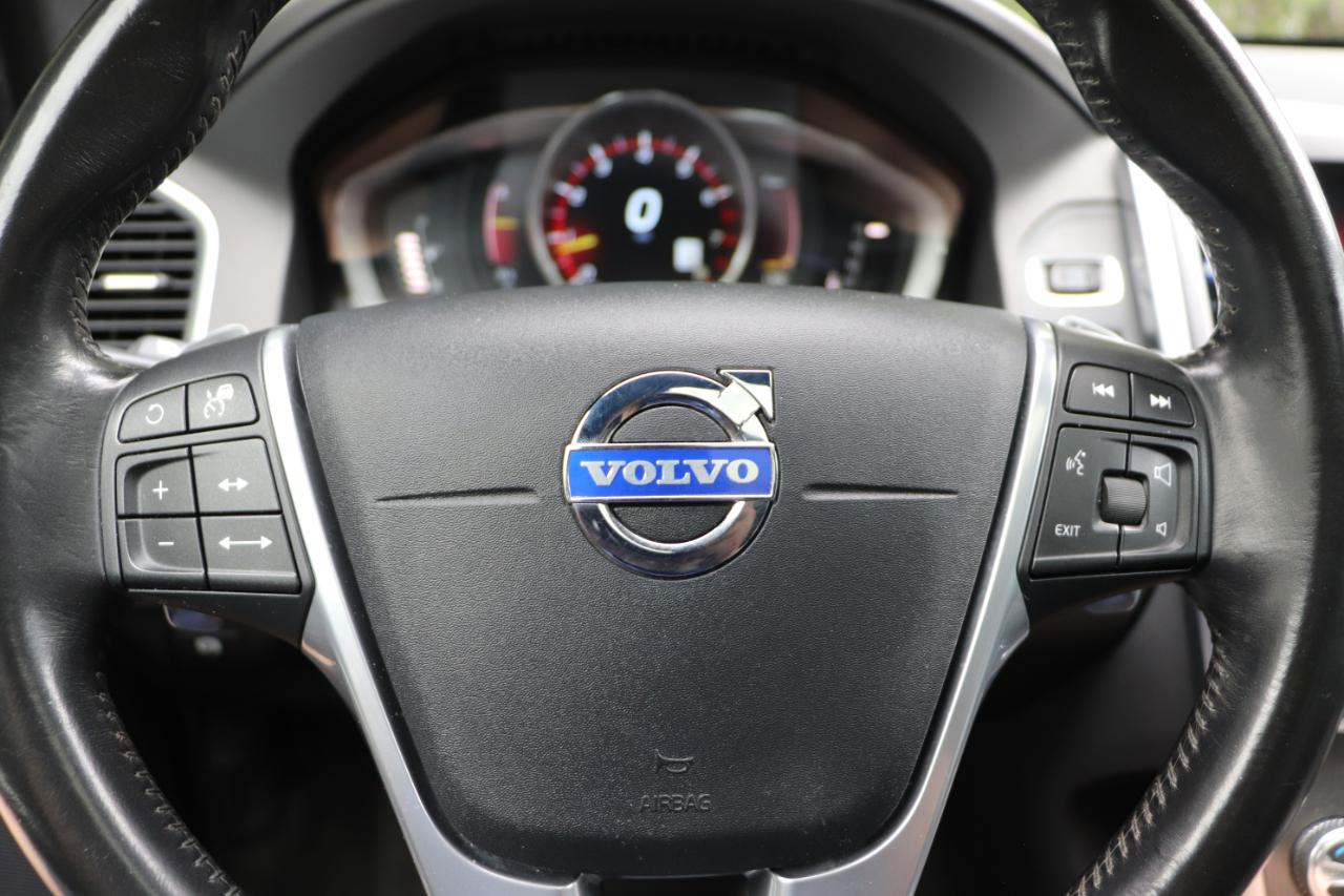 Volvo XC60 2015.5 AWD 4dr T6 Platinum 2015