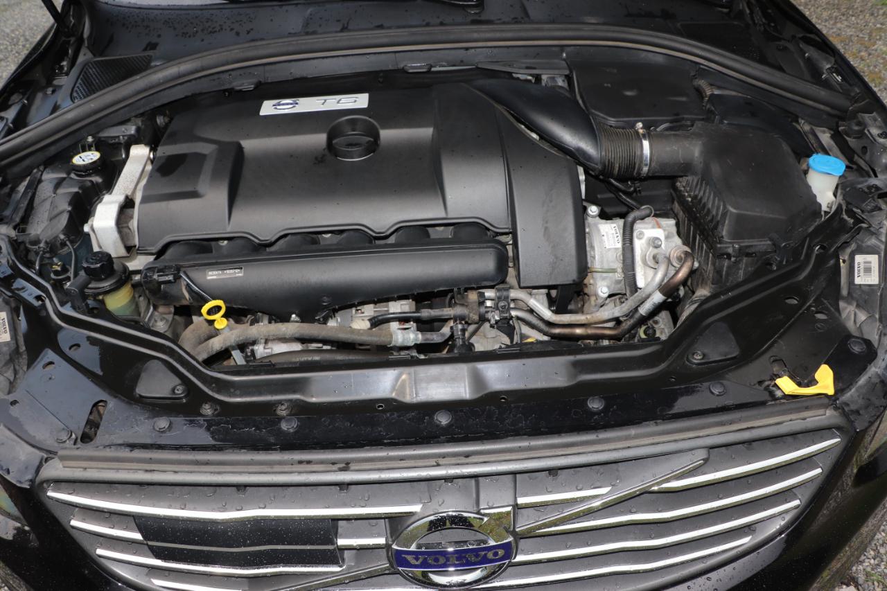 Volvo XC60 2015.5 AWD 4dr T6 Platinum 2015